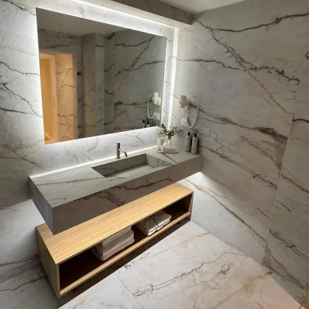 Luxury White Tower * Salonic