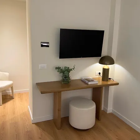 Luxury White Tower Selanik