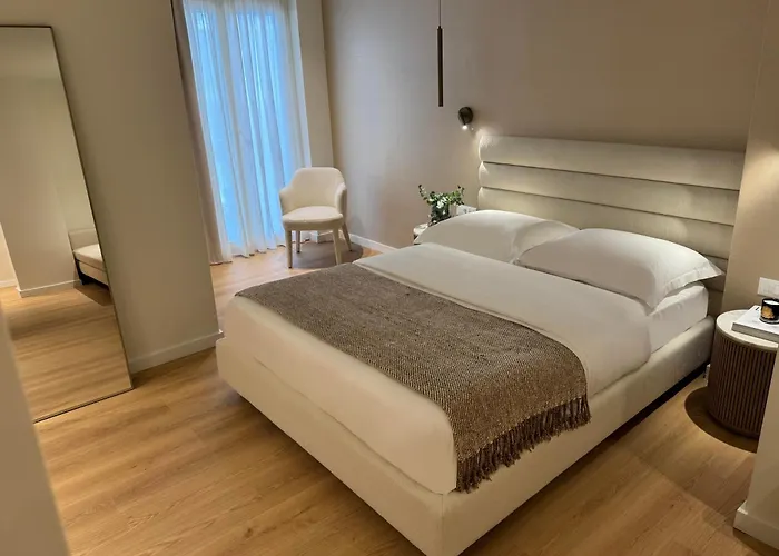 Luxury White Tower 아파트 *