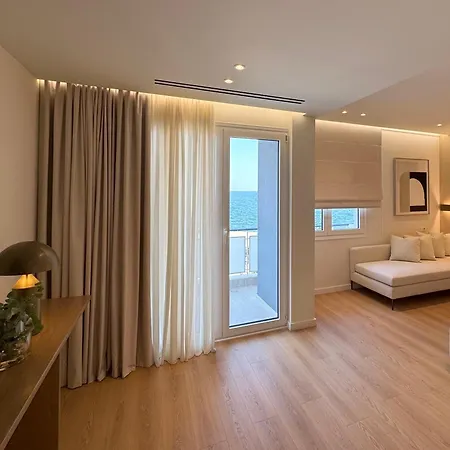 Luxury White Tower Апартаменты *