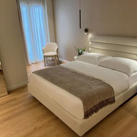 Luxury White Tower Апартаменты *